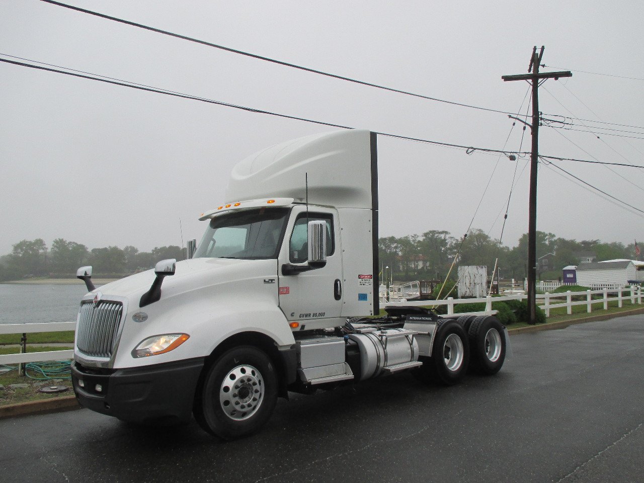 2019 INTERNATIONAL LT625 - Image 4
